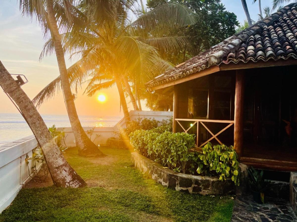 Rockside Cabanas Hotel Unawatuna Ngoại thất bức ảnh