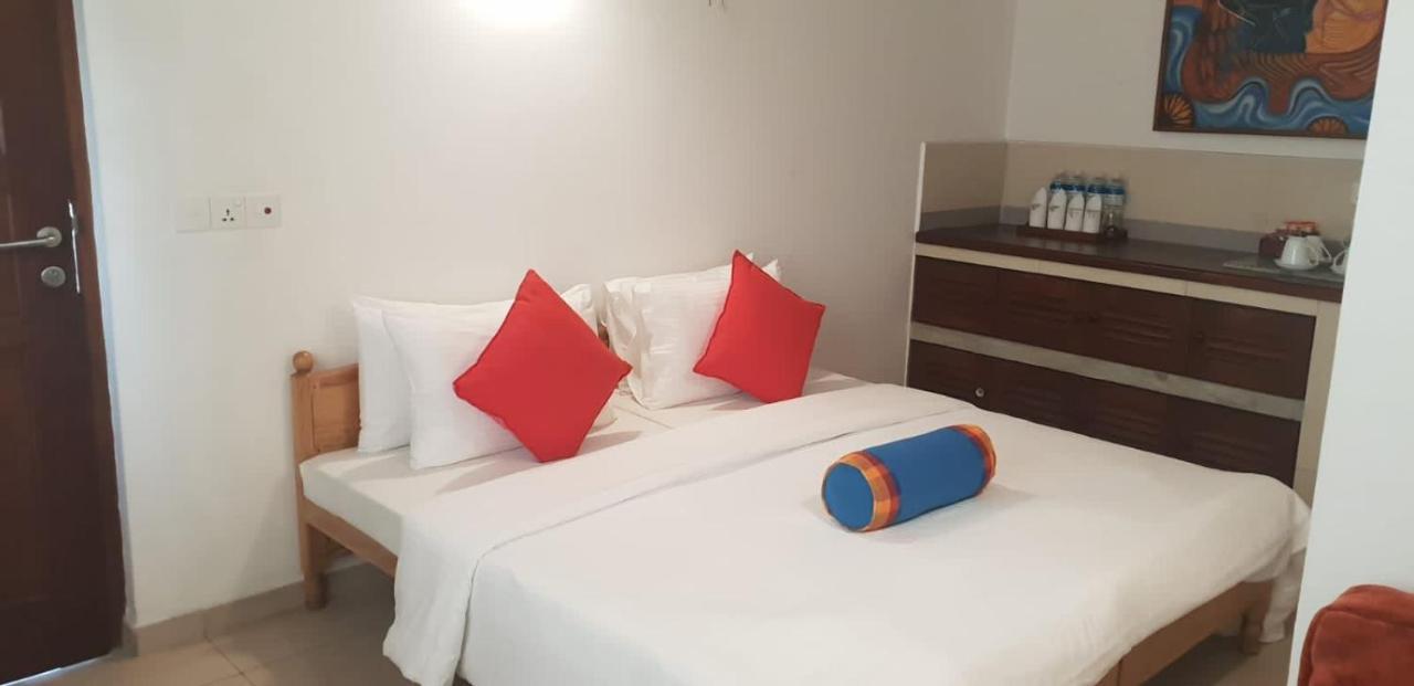 Rockside Cabanas Hotel Unawatuna Ngoại thất bức ảnh